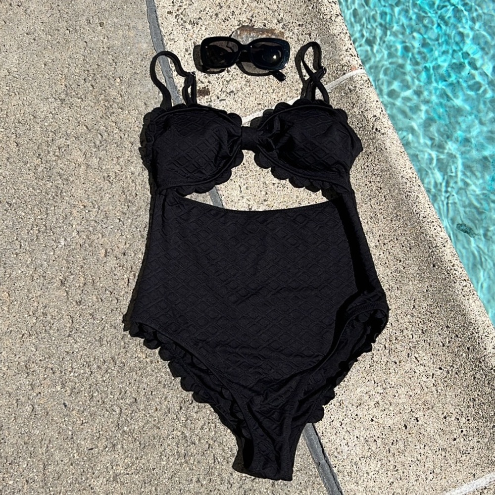 New bathing suit 🩱 medium size